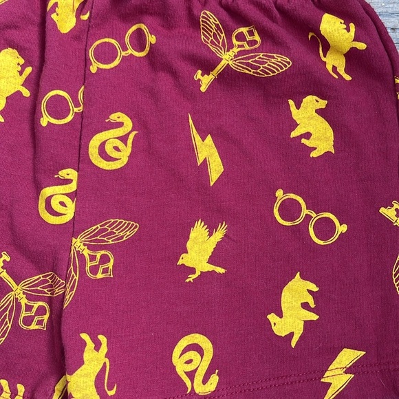 Harry Potter Wizarding World Ruffle Sleeve House Logo Romper - Picture 4 of 6